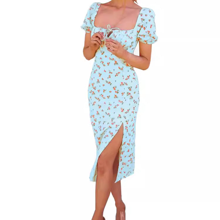 Dame Midi-kjole med floralt design og sideløbende split Stilla