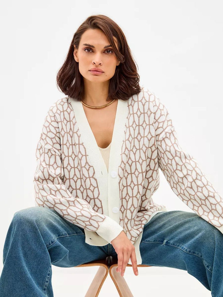 Dame strikk cardigan med moderne geometrisk mønster og behagelig pasform Stilla