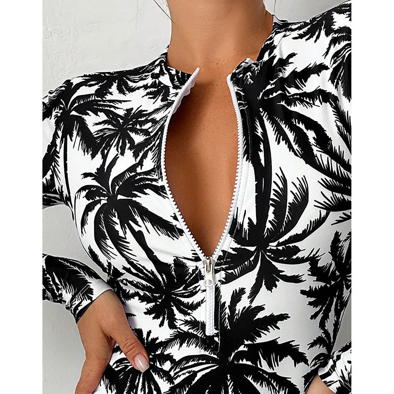 Dame Sporty One-Piece Swimsuit with High Collar and Full-Length Zipper Skovae