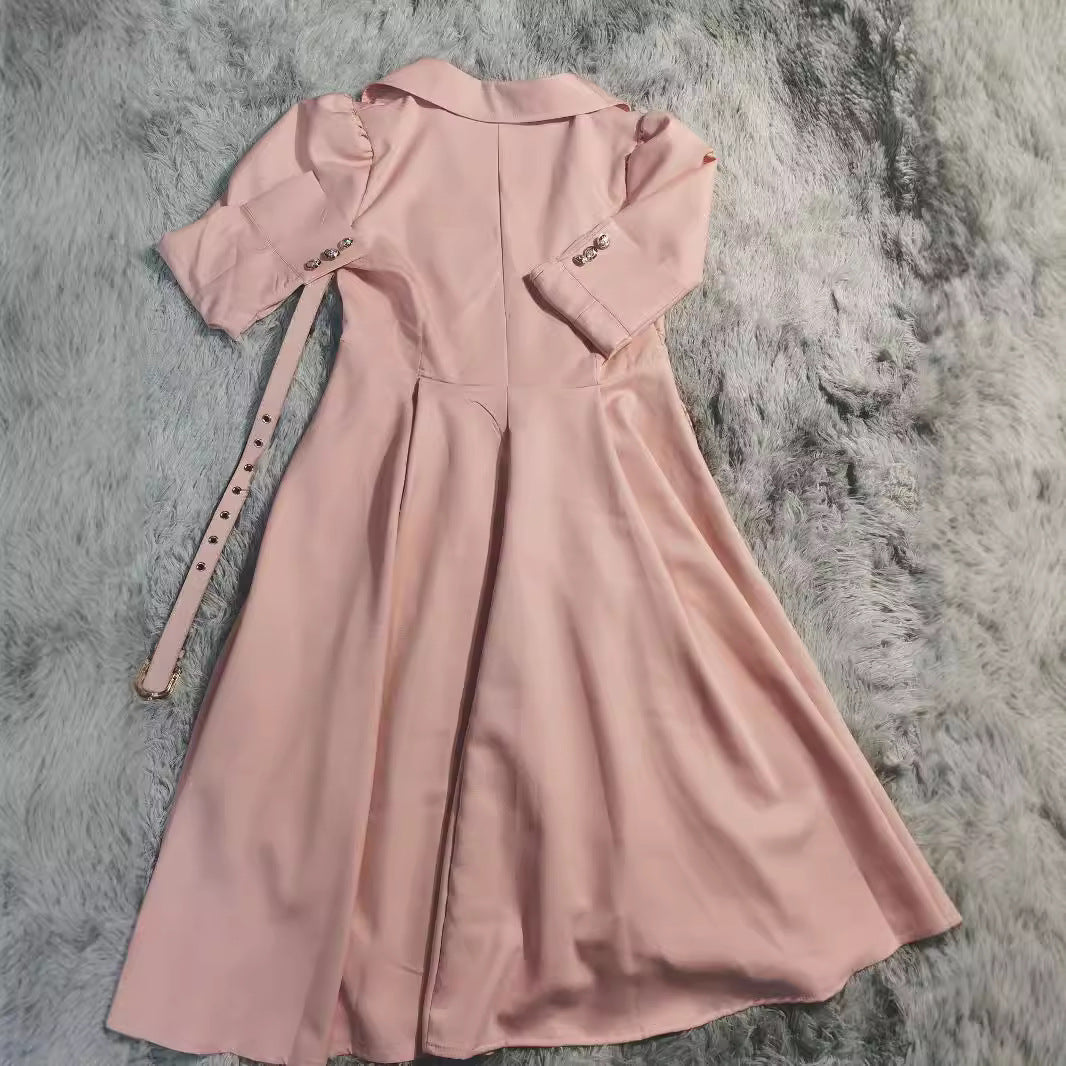Dame Elegant Vinkelkjole med Talje bælte og Boucle-detaljer Skovae