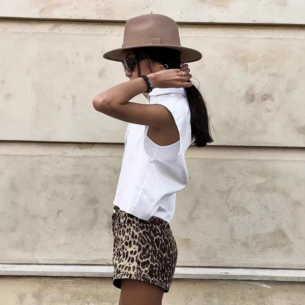 Dame shorts i trendy leopardmønster med høj talje og figursygende snit Stilla