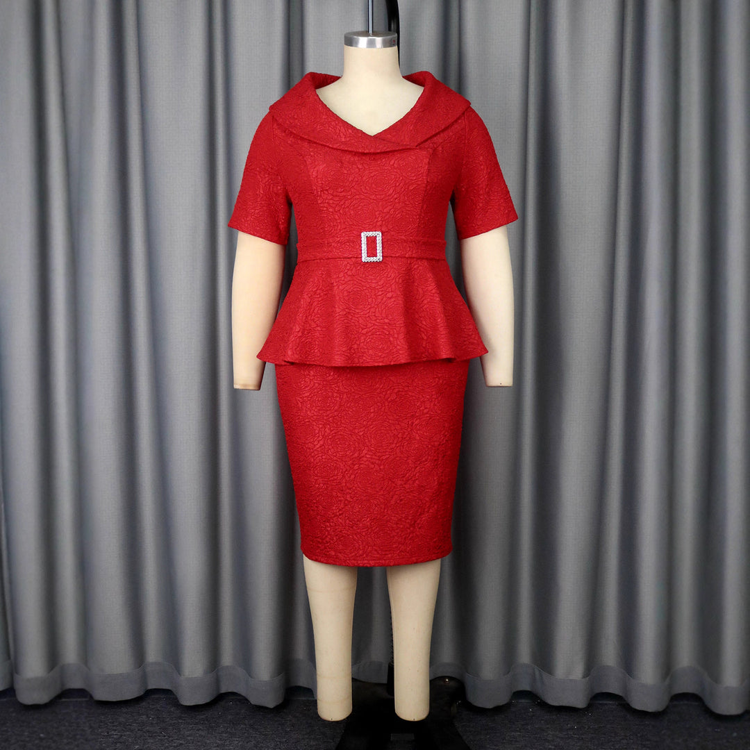 Dame figurtilpasset Peplum-kjole med raffineret taljering
