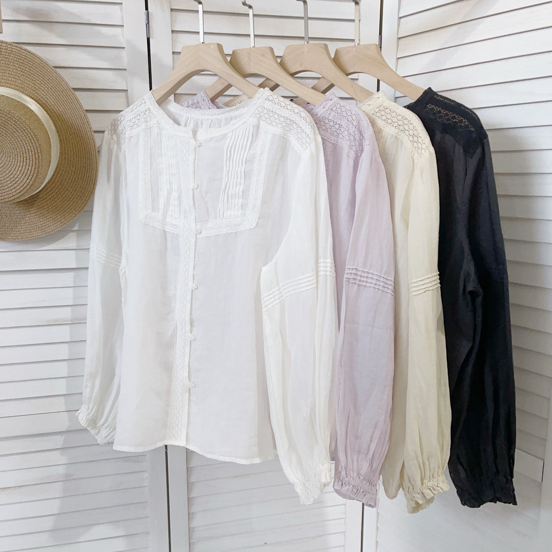 Femme Elegante Knap-Bluse med Struktureret Detalje Stilla