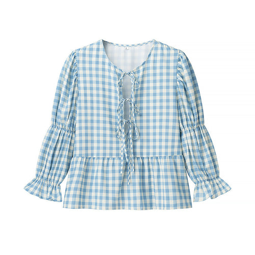 Damebluse med flæsedetaljer og bånd Stilla