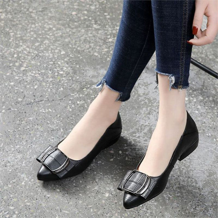 Dame ballerinas med moderne spænde-applikation og elegant design Stilla