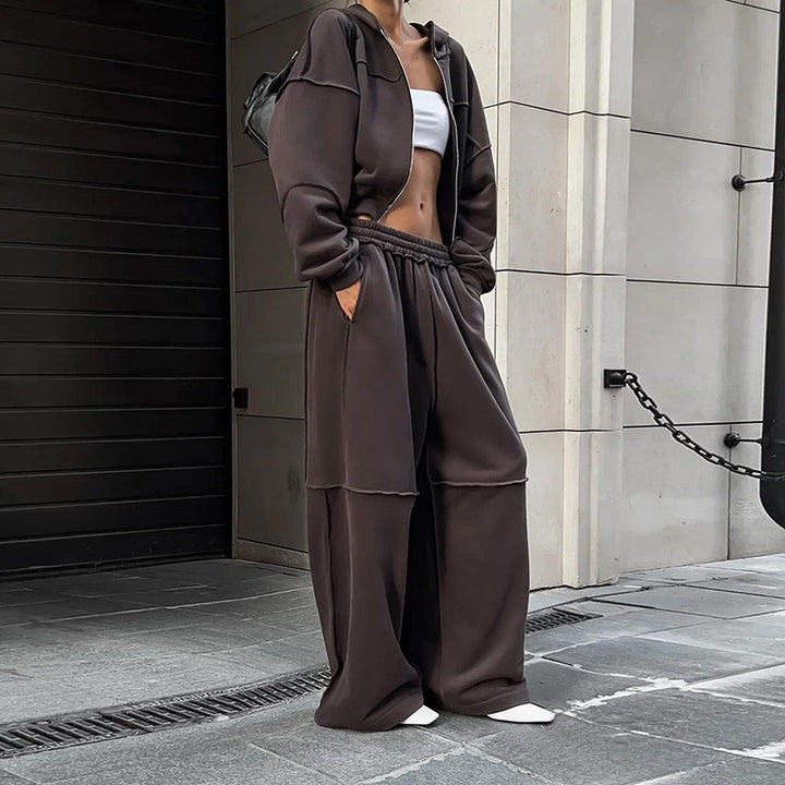 Dame Sporty two-piece with hood and loose fit Stilla