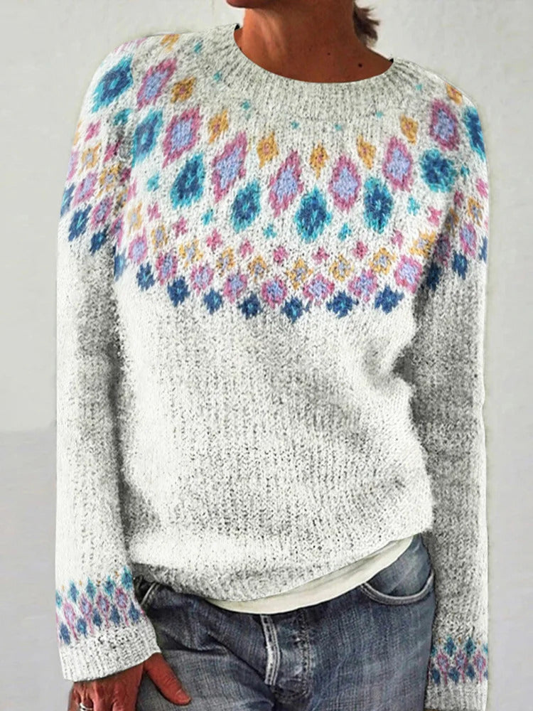 Kvindernes strikkede sweater med levende mønster og behagelig pasform Stilla