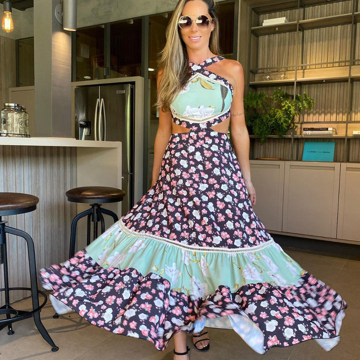 Dame to-delt outfit med blomstret top og bred maxi-nederdel Stilla