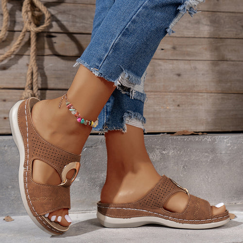 Dame komfort-sandaler med moderne cut-out-design og elegance metal element Stilla
