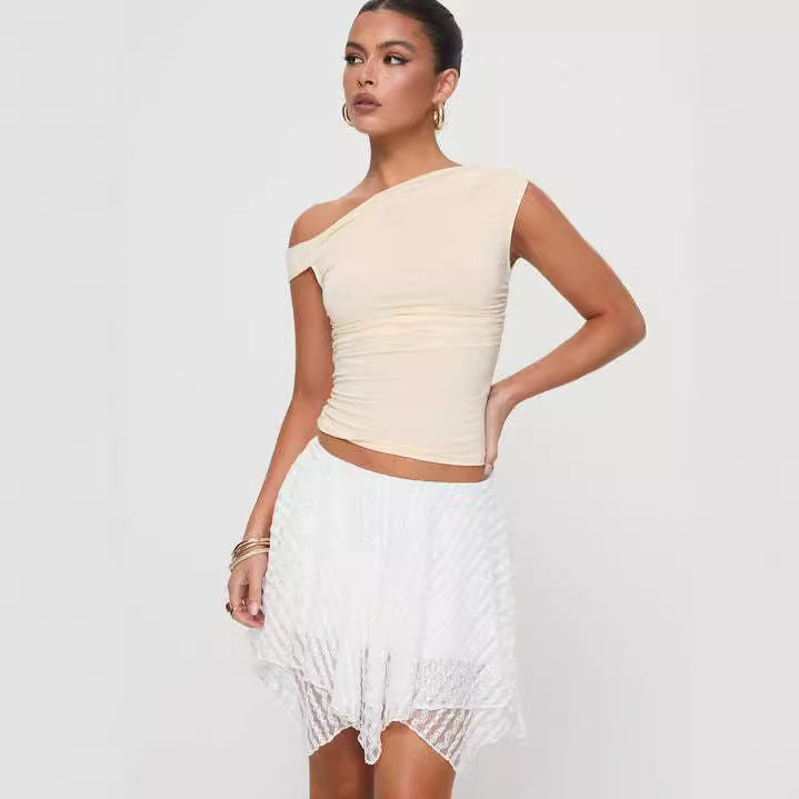 Dame legesyede blonde shorts med asymmetrisk kant Skovae