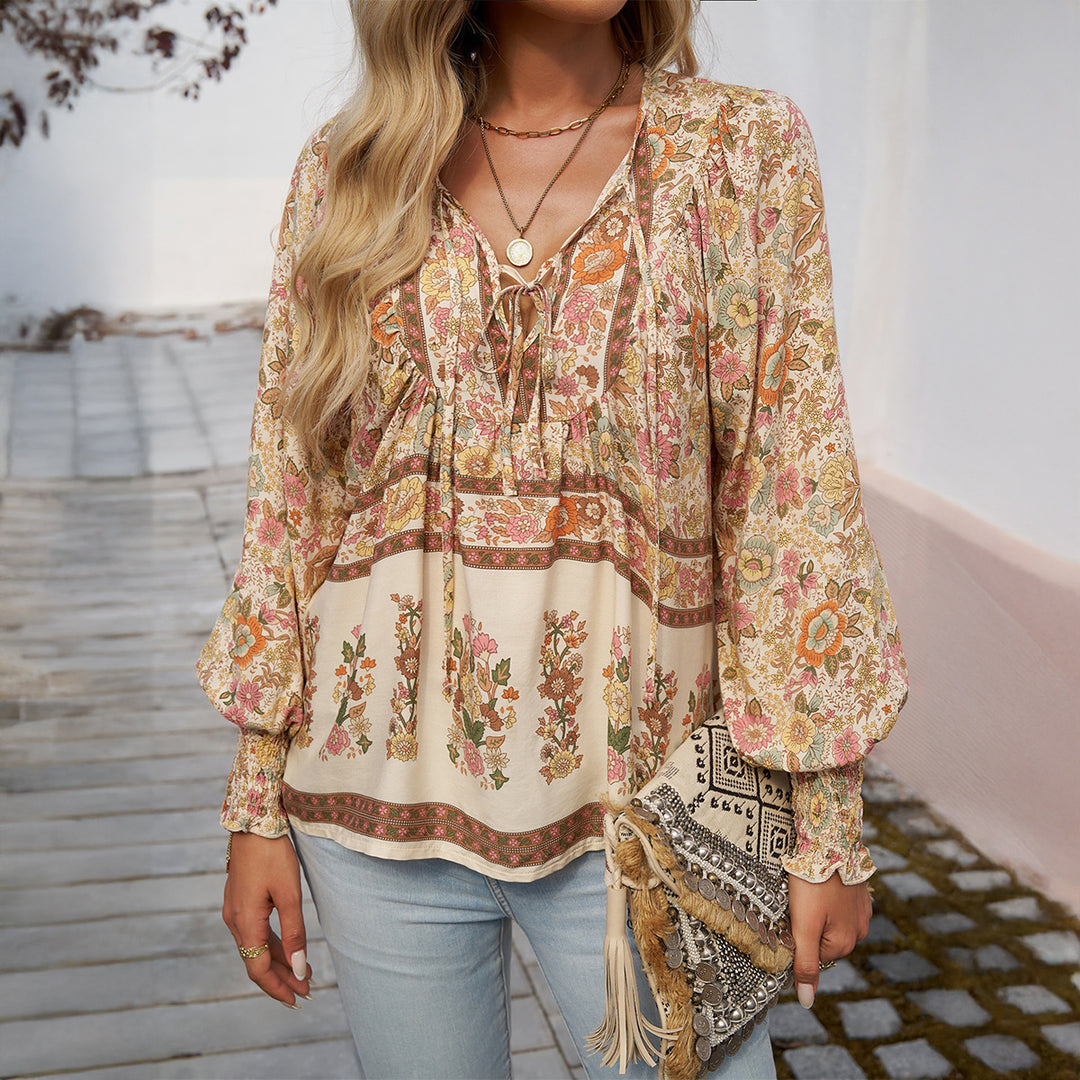 Dame blomster Boho-bluse med lange ærmer og raffinerede flæsedetaljer Stilla
