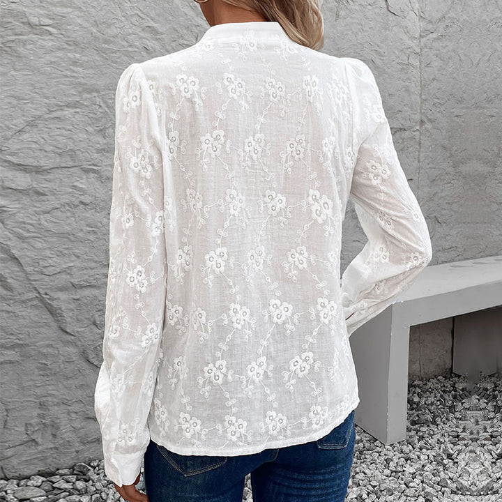 Damebluse med fint broderi Stilla