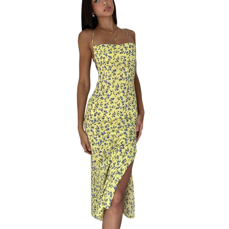Dame pencil dress med blomstret design og elegante spaghetti-stropper Skovae