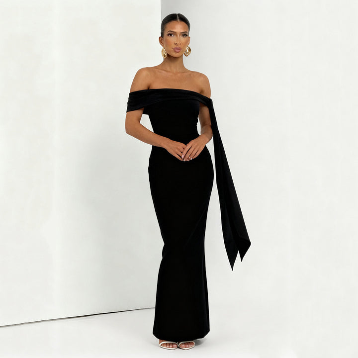 Dame omslagkjole med et elegant ensidigt design og fashionable flæsedetaljer Skovae