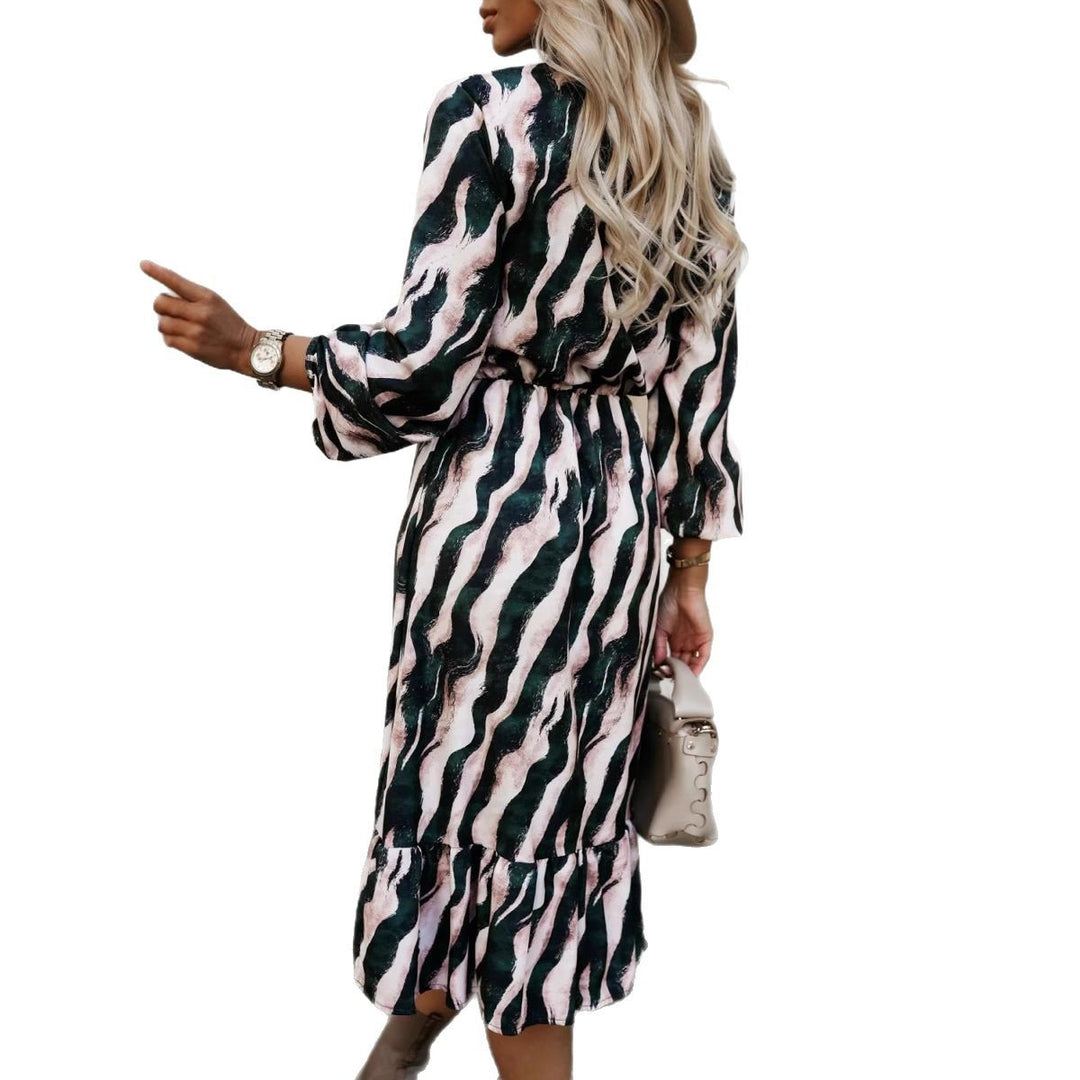 Dame Maxikjole med afslappet vindsdesign og fashionabelt mønster Stilla