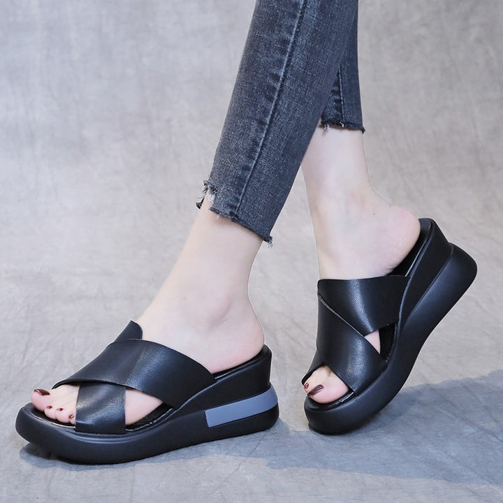 Dame nan Plateau-Pantolette med krydsede læderlook-remme og ergonomisk indlægssål Skovae