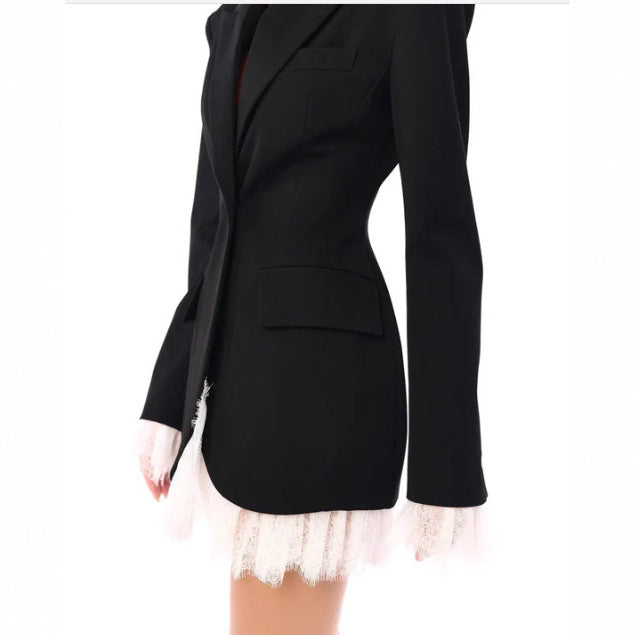 Kvindernes oversized blazer med blonder detaljer Stilla