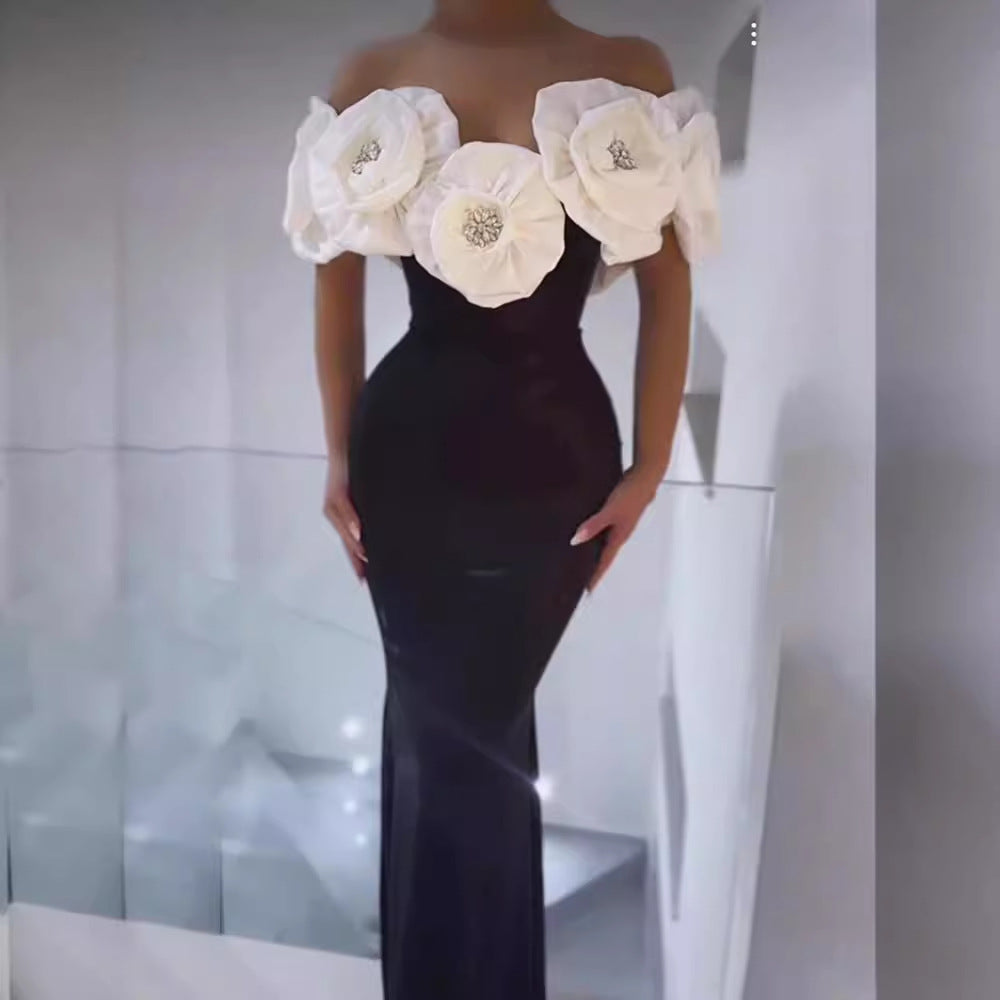 Dame Maxikjole med voluminøse blomsterformede applikationer Stilla