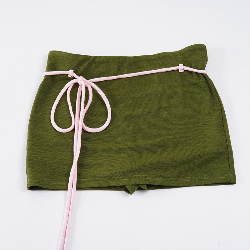 Dame Spaghetti-strop bluse med elegant kontrastkant og figursyet snit Skovae