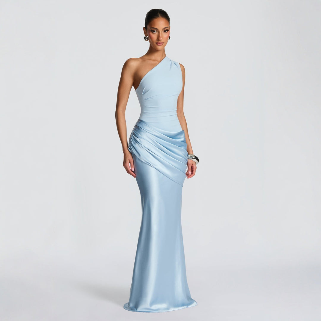 Dame Elegant aften kjole med off-shoulder-design og flydende kappe Skovae