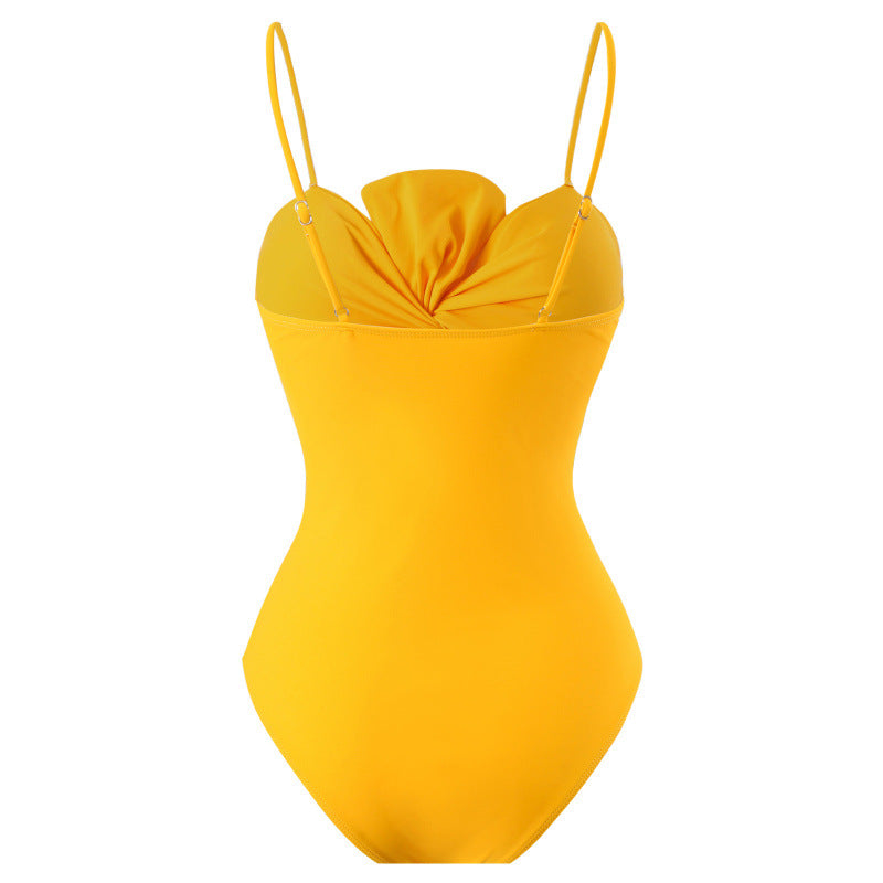 Dameonepiece badedragt med justerbare stropper og elegant drapering Skovae