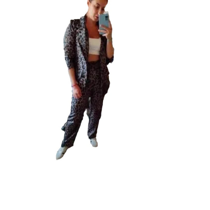 Kvinders elegante blazer sæt i moderne dyreprint Stilla