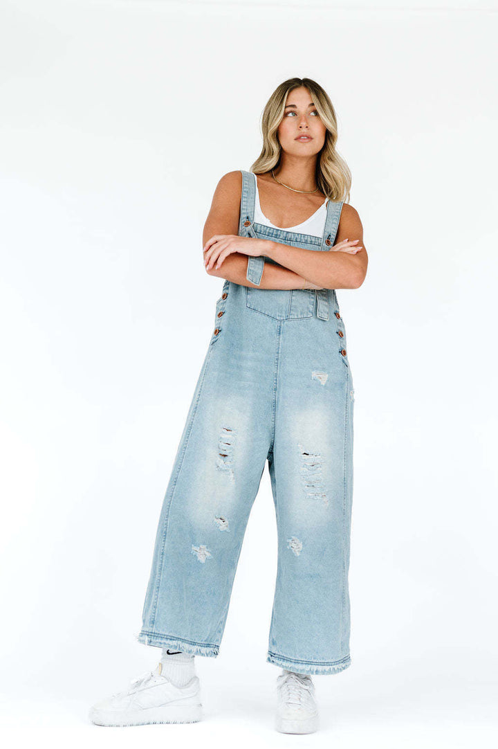 Dame casual denim overalls with trendy destroyed details Skovae