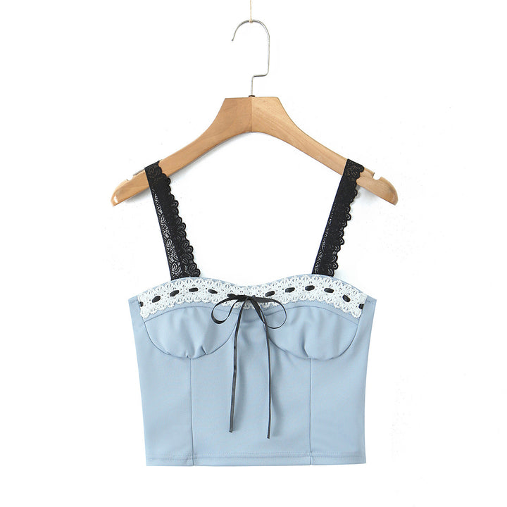 Dame Crop-Top med fine spidse accenter og dekorativ snørredesign Stilla