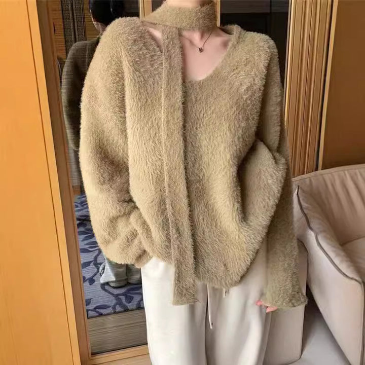 Dame grovstriktr sweater med dyb V-hals og flotte bånd detaljer Stilla
