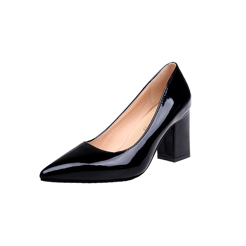 Dame elegante og højglansede pumps med blokeret hæl Stilla