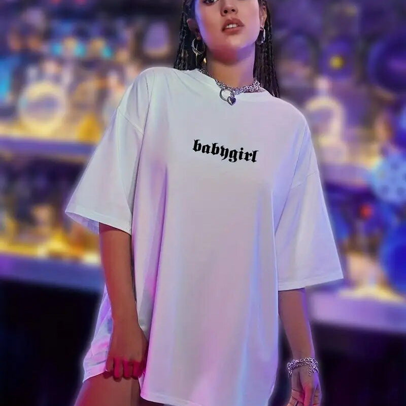Dame Oversized T-Shirt med statement-design Stilla