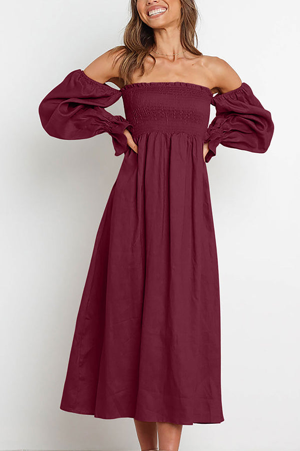 Stilla | Off Shoulder Smocked Midi Kjole