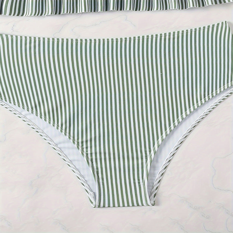 Dame bikini sæt med legende flæse design og høj benudskæring Stilla