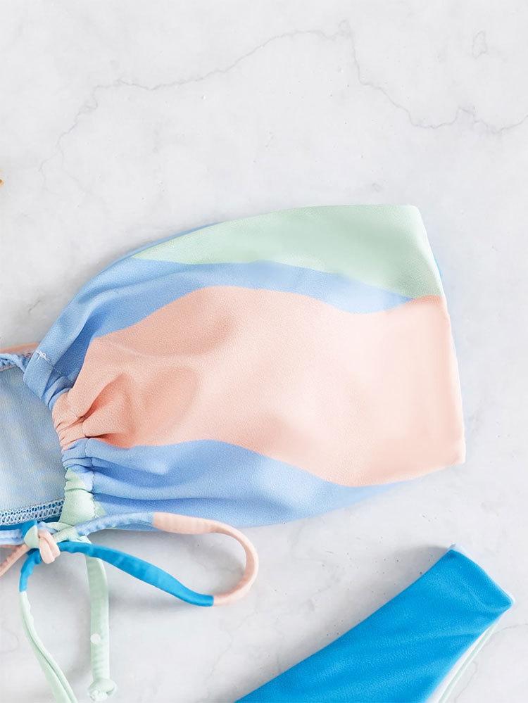 Dame stribet bikini med bandeau-top og højt skåret trusser Stilla