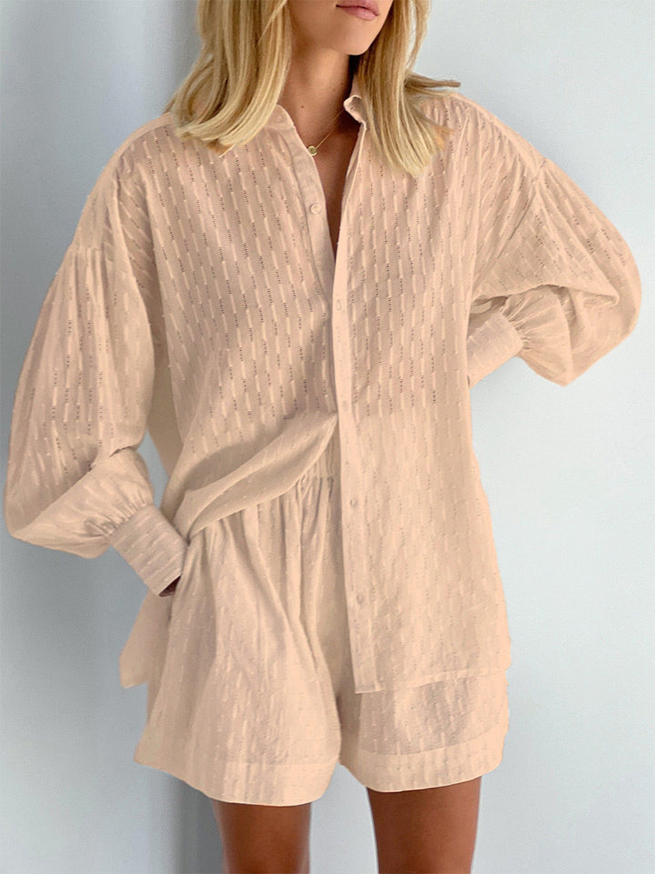 Dame afslappet sommerensemble bestående af bluse og shorts Stilla