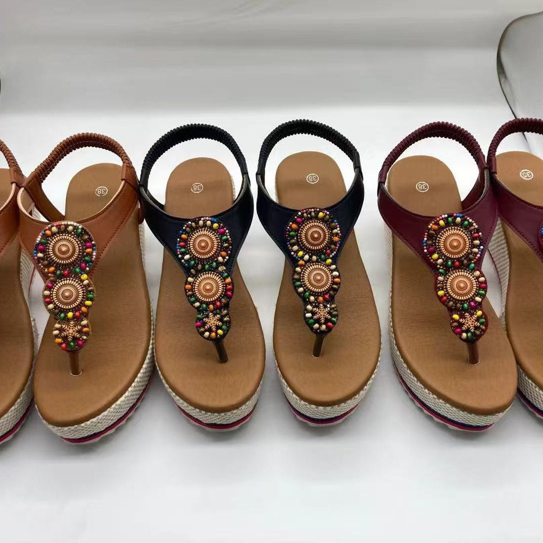 Dame Wedge-sandaler med kunstnerisk perle-applikation Stilla