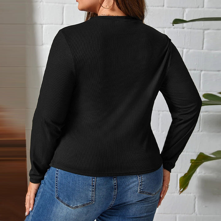 Dame elegant langærmet skjorte med asymmetrisk snit og moderne rynkning Stilla