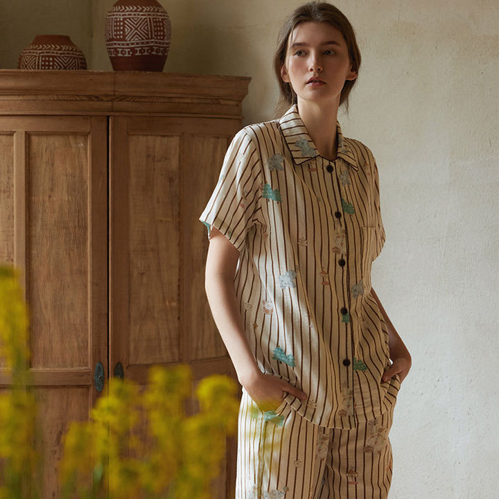 Dame Kortærmet Pyjamasæt med legende stribe- og motivdesign Stilla