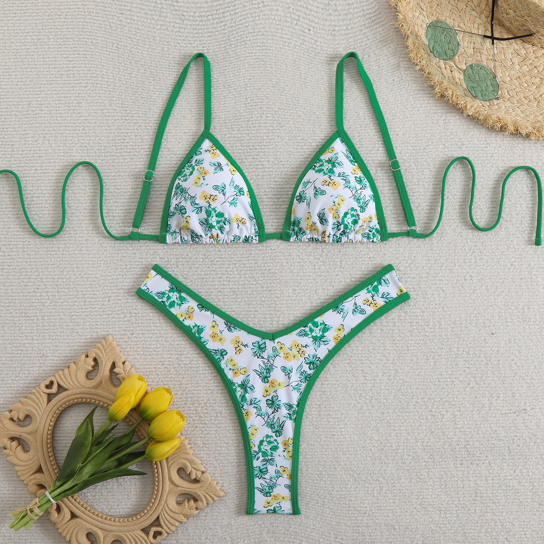 Dame bikini-sæt med blomstertriangel-top og høj benudskæring Stilla