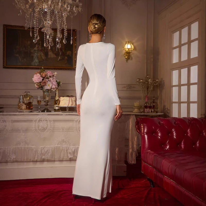Dame figursyet aftenkjole med rynker og elegant design Stilla