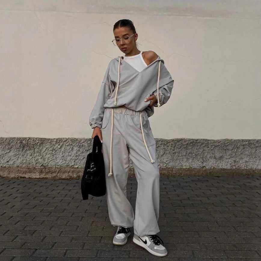 Kvinders casual jumpsuit med dyb V-hals og praktiske lommer