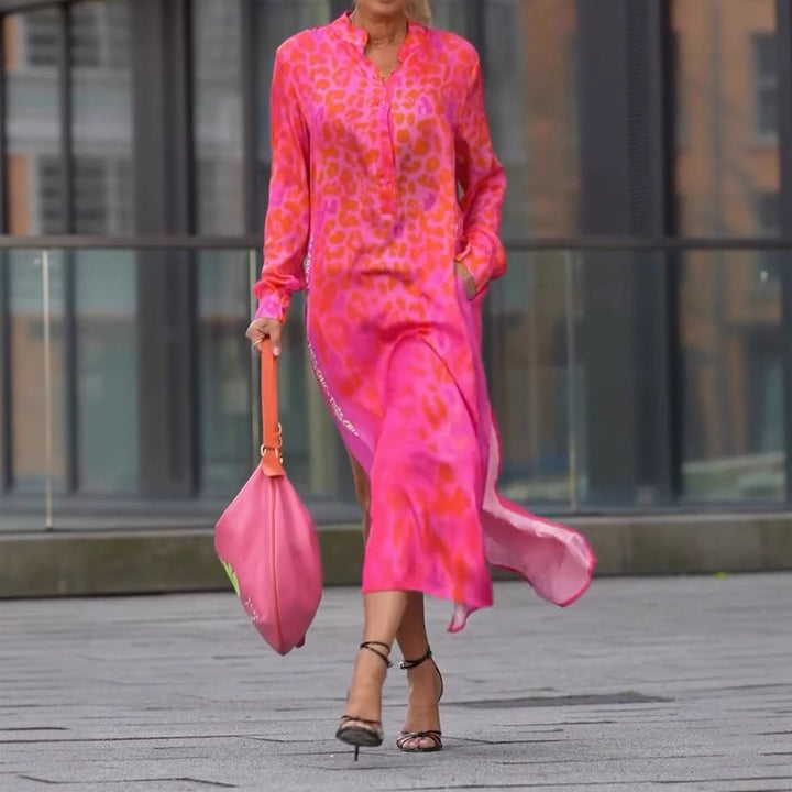 Dame Hemdbluskjole lavet af let chiffon med trendy leopardmønster Stilla