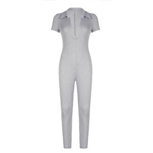 Dame kortærmet jumpsuit med moderne polokrave og tætsiddende snit Skovae