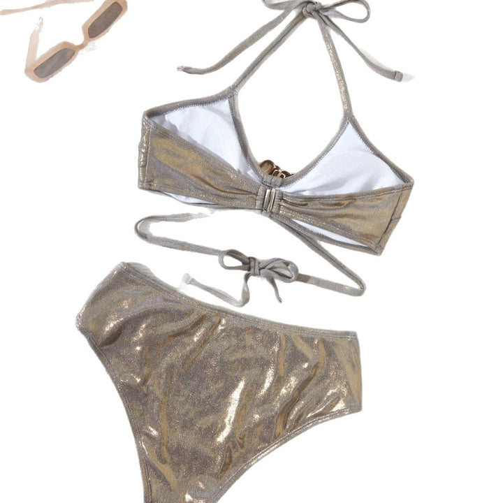 Damebikini med funklerende design og dekorativt hjerte detaljer Stilla