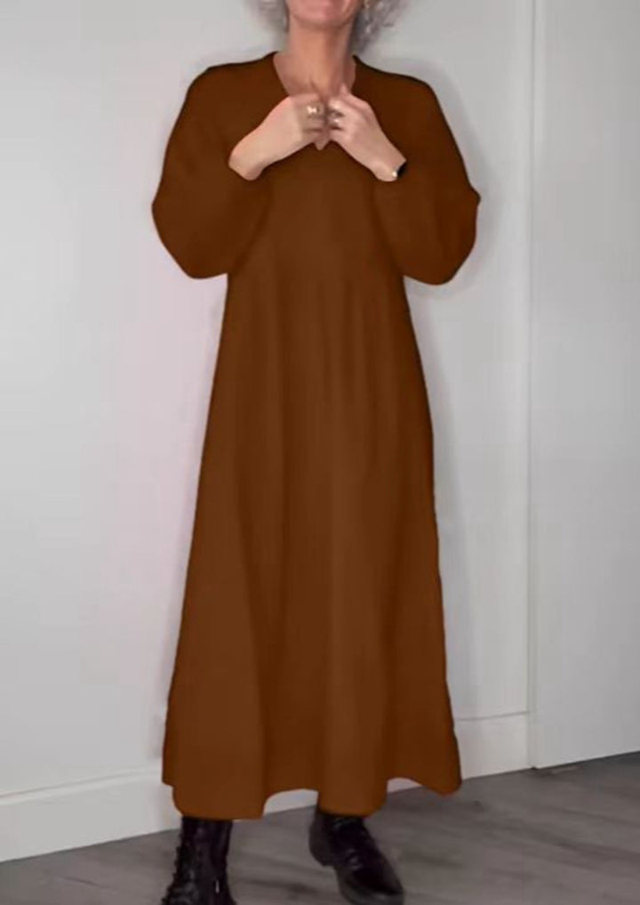 Dame maxikjole med løs pasform og elegant V-hals design Stilla