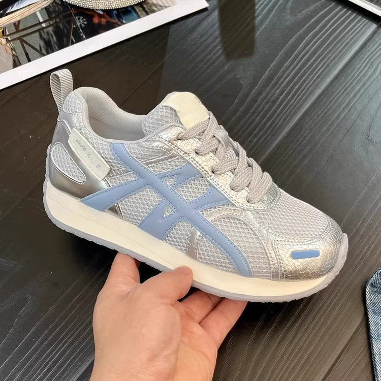 Dame sport sneakers med reflekterende overflade og åndbar sål Stilla