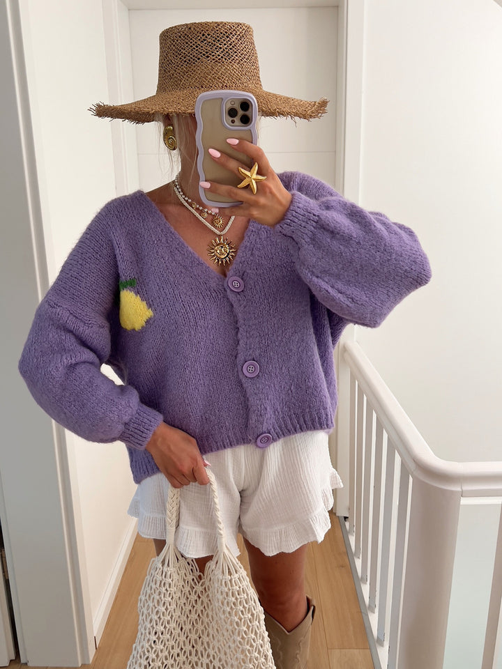 Dame strikjakke med muntert citrondesign og oversized snit Stilla