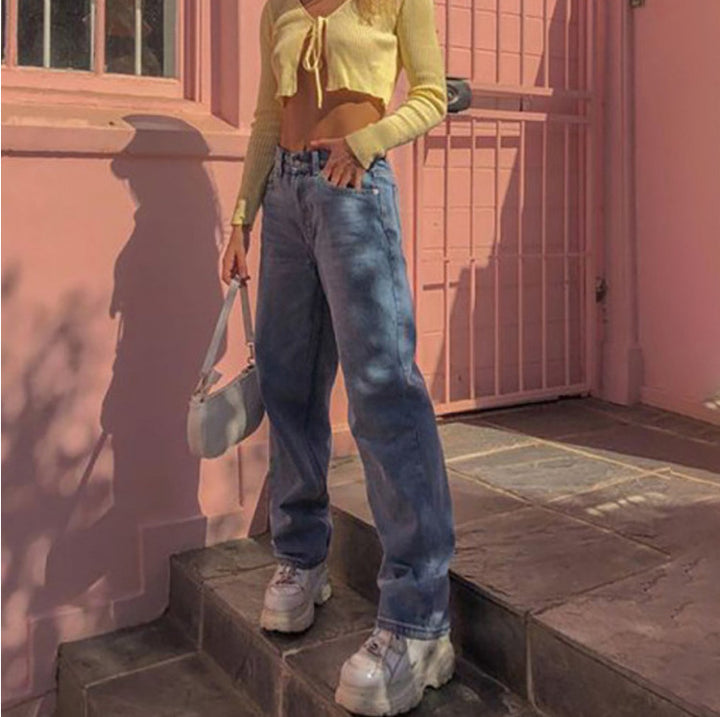 Dame løs High-Waist jeans med afslappet snit og moderigtige accenter Skovae
