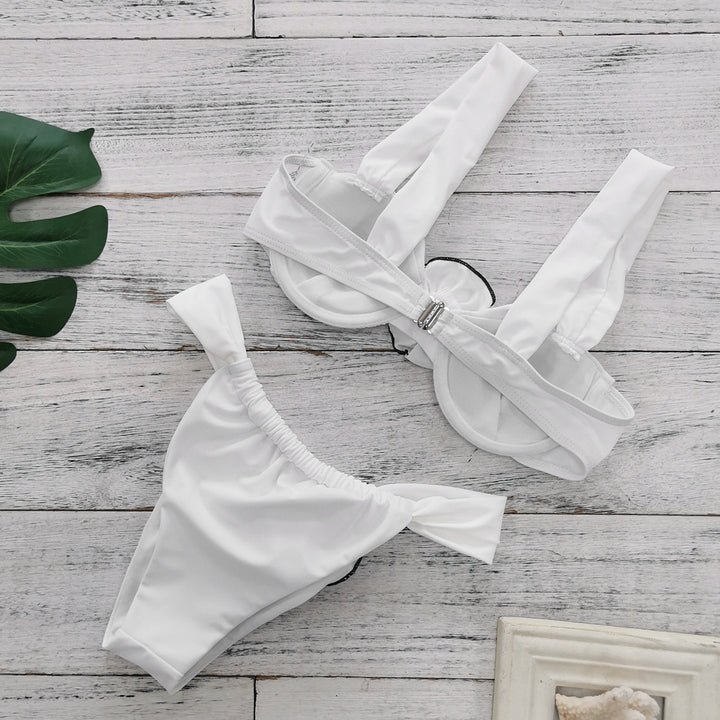 Dame bikini-sæt med blomstret design og raffinerede stropper Stilla
