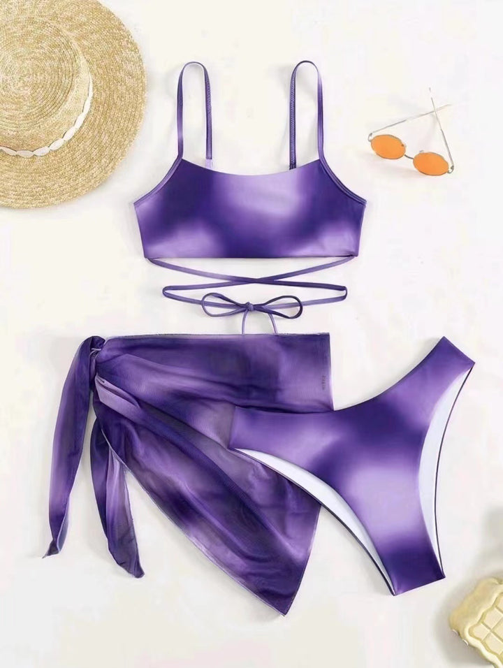 Dame mode bikini sæt med raffineret cut-out og blødt chiffon omslag Stilla